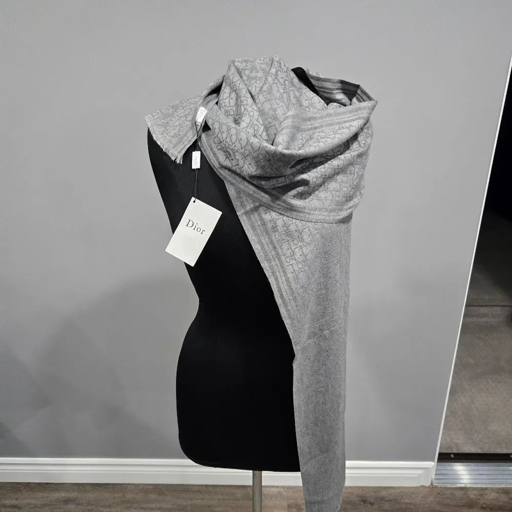 🐢 NWT Christian Dior Cashmere Trotter Scarf Grey. 80